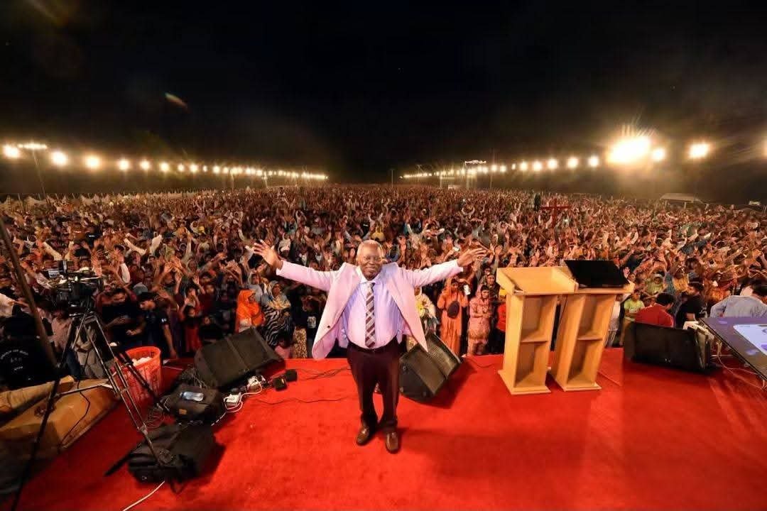 Oluwamayowa001's tweet photo. It's simply The Gospel to Every Creature!

Jesus Revealed....Jesus Glorified.

@pastorwf_kumuyi https://t.co/ophhHVpUG1