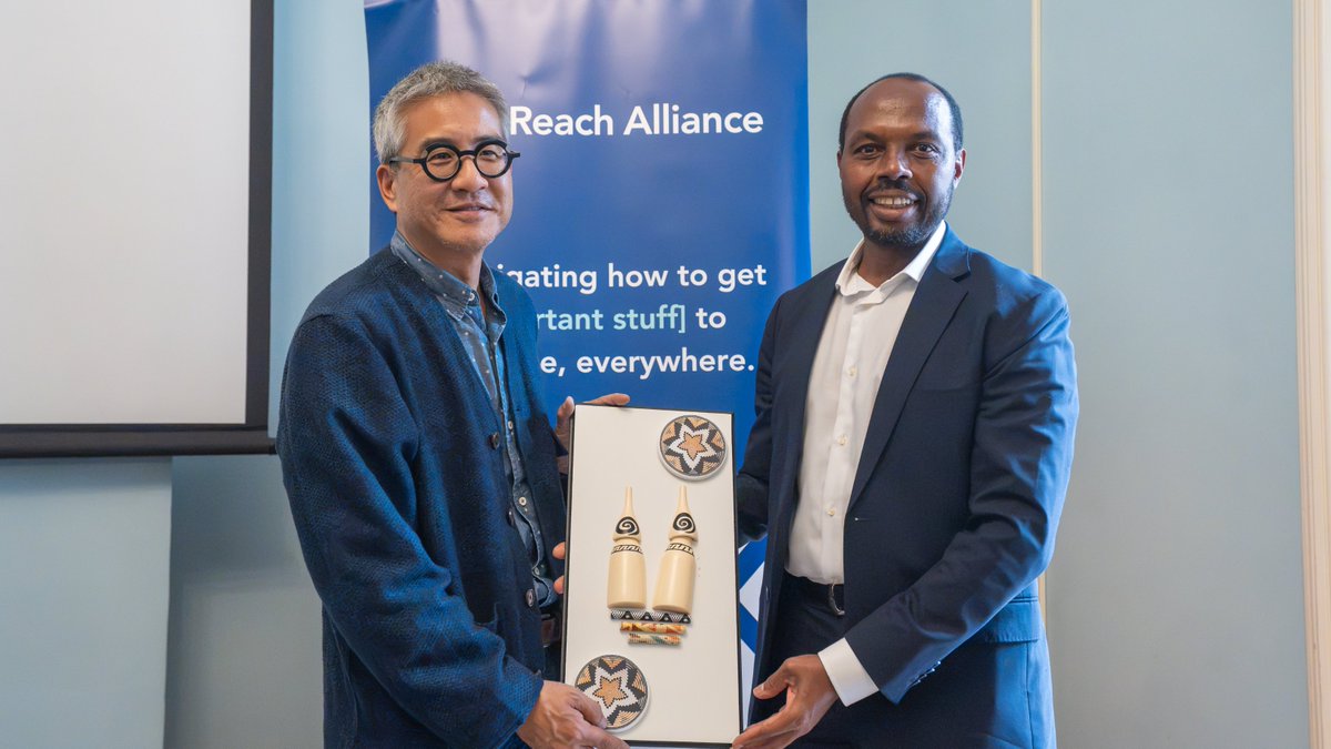 Francis_Gatare's tweet photo. 35 years ago, I came to Canada as a student.
This week I returned to see partners and friends of @ASG_Africa. I met High Commissioner, @higiro_prosper and the African Diplomatic Corps, renewed our partnership with @Carleton_U, and spoke with young leaders @ReachAllianceTO &amp; @UofT https://t.co/5SJ79kR40x