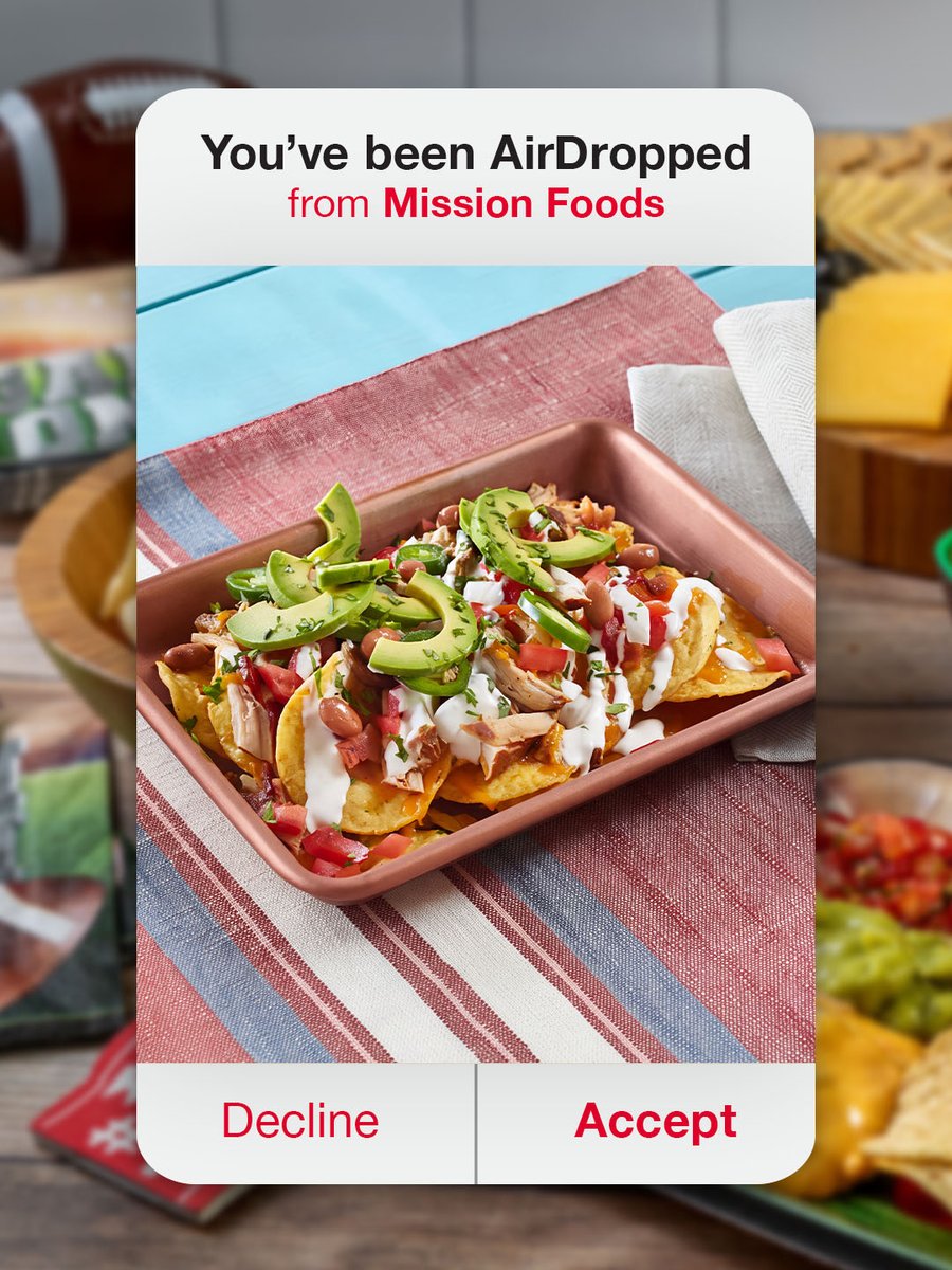 MissionFoodsUS's tweet photo. Some notifications hit different 📲🌮 Easy BBQ Pork Nachos recipe idea for your next game day spread. https://t.co/SxZ5FATAq7