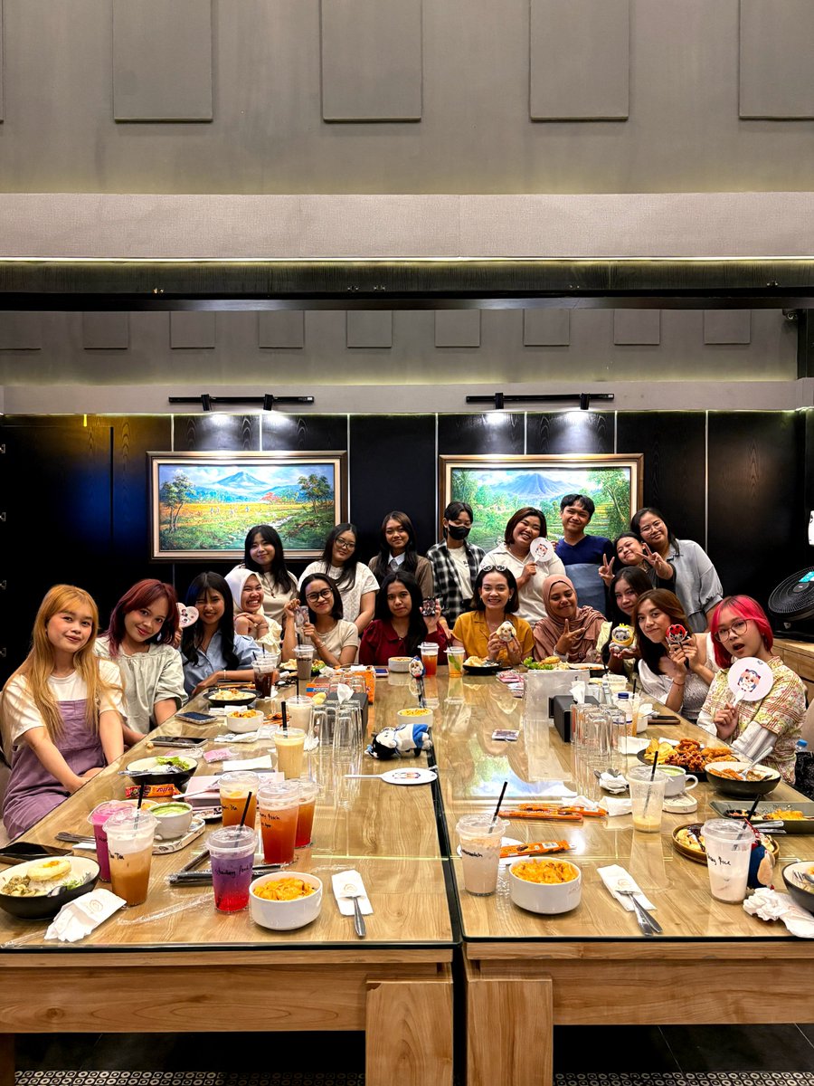 aldameisyaa's tweet photo. 𝒍𝒊𝒕𝒕𝒍𝒆 𝒎𝒐𝒎𝒆𝒏𝒕𝒔 𝒘𝒊𝒕𝒉 𝒎𝒚 𝒘𝒆𝒔𝒕𝒊𝒆 𝒇𝒓𝒊𝒆𝒏𝒅𝒔 𝒃𝒆𝒇𝒐𝒓𝒆 𝒚𝒐𝒖 𝒎𝒂𝒏𝒊𝒂𝒄 𝒂𝒊𝒓𝒔
#YouManiacSeriesEP4 https://t.co/eXHopE1AyY