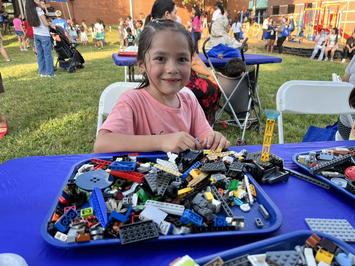 MimosaManatee's tweet photo. Thank you to Creating Connected Communities for another amazing Family Fun Night! @FultonCoSchools @Sara4fcs @FultonZone5 https://t.co/6l0uhUyjtG