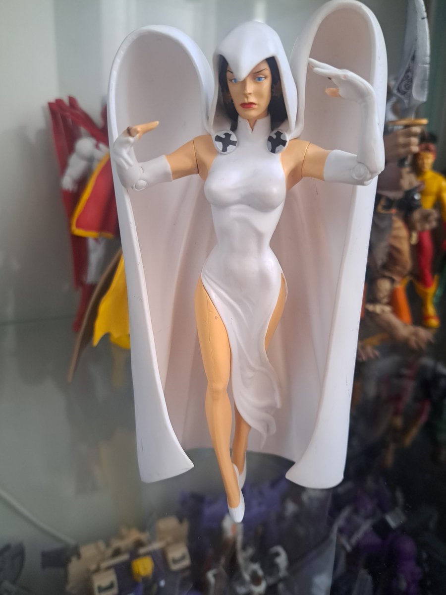 Nimull's tweet photo. @georgepereznet I have the white Raven https://t.co/VTTpLTQiGV