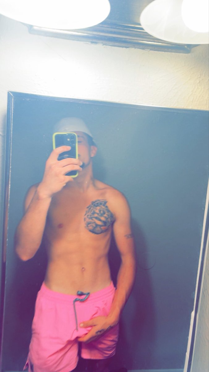 AlexBniozwh's tweet photo. Who wanna fuck #bwc https://t.co/sVDoR2D8yL