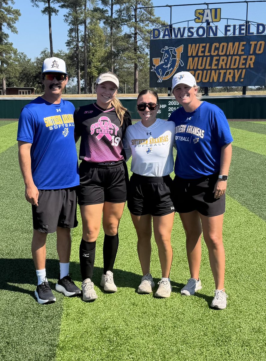 Preslee_Burton's tweet photo. Had such a great time at SAU pitching camp today! Thank you to @CoachSheltonSAU, @Coach_Swish_, and the entire SAU staff for taking the time to work with me and make me feel so welcome. I really loved my time at Southern Arkansas and getting to experience the program! Thank you again for having me today! 💙💛🥎@18uSneakyCleats @summercates412