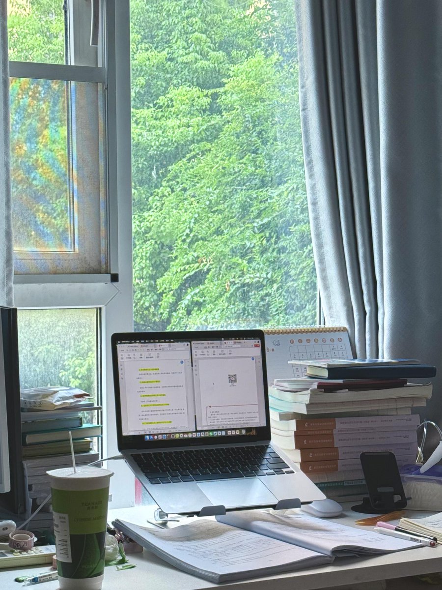 LouSchmidevd's tweet photo. Adjusted my sleep schedule to go to bed at 11PM and wake up at 7AM—way more energy for the day!  Small changes = big vibes. https://t.co/LfnxfSSohG