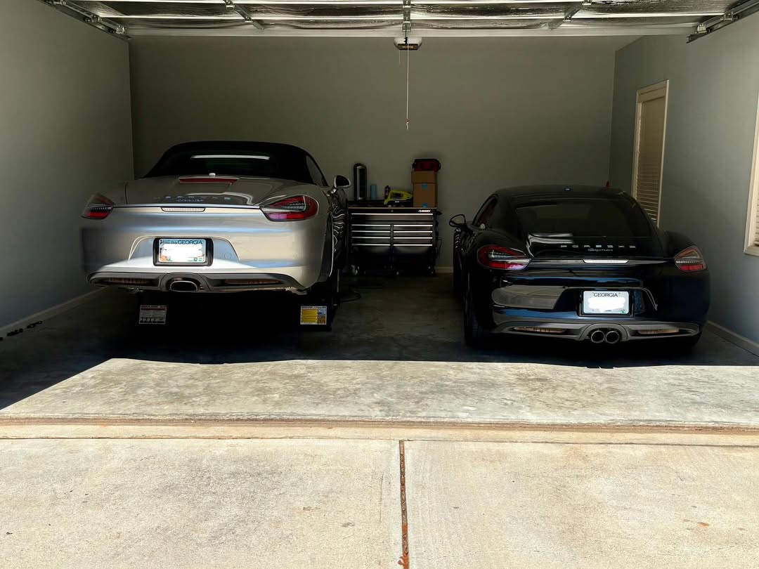 ConsuelaKoncan's tweet photo. Do Michelin tires have magnets in them? The boss lady’s Boxster found all the sharp debris. QuickJack and Discount Tire to the rescue. https://t.co/Ed0RC28UgK