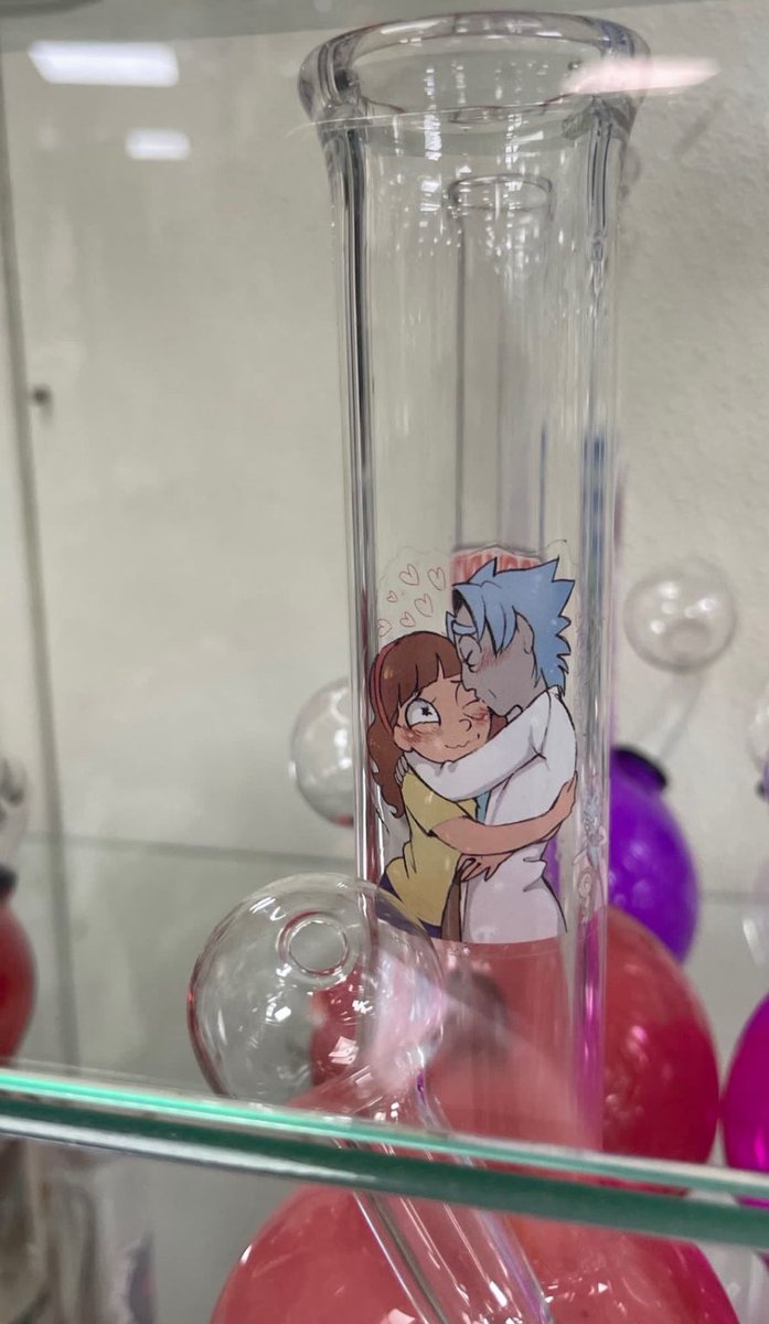 lolabutevil's tweet photo. Like whose art is this 😭😭 https://t.co/piF9dbyUk4