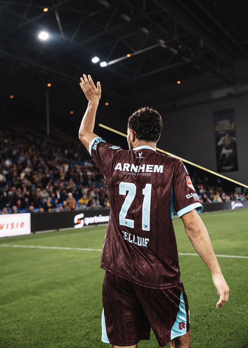 MijnVitesse's tweet photo. Heerlijke overwinning! ♥️🩵 https://t.co/y5TSwfRBmT