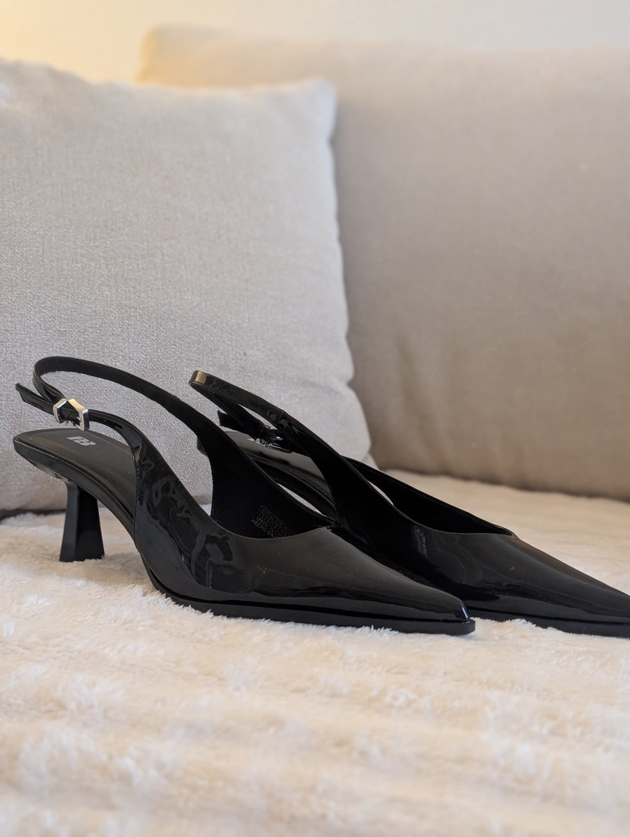 mistressbmarie's tweet photo. Et j'ai reçuuuuu ✨✨✨✨
Regardez-moi ces beautés ! 
Vous préférez quelle paire ? https://t.co/zXUi73YyRi