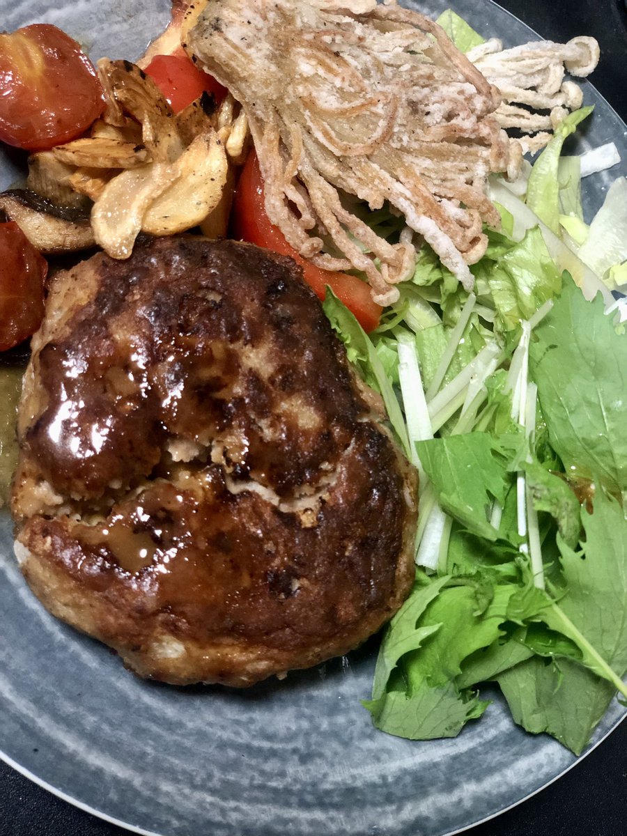 miya_00121's tweet photo. ご飯( ᐛ )
食べる時間おかしいな… https://t.co/MYUOHLK9Ia