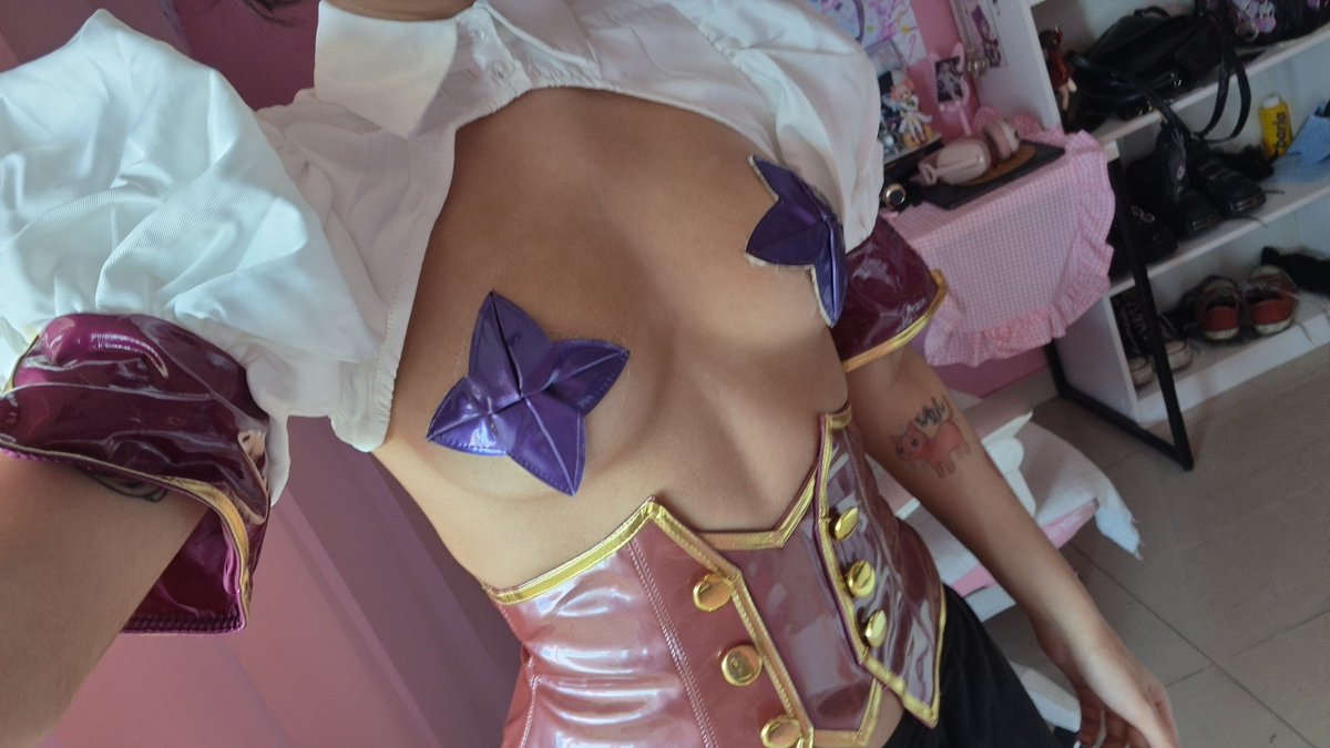 moeayuyu's tweet photo. I just love how baiser looks on me 😭😭😭😭🙏🙏🙏 i spent some time trying out the latex glue for the pasties today and couldnt resist to dress a little... this is best purchase ever https://t.co/xOgDte77MV