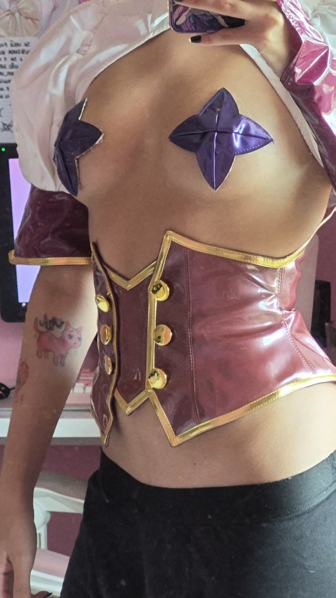 moeayuyu's tweet photo. I just love how baiser looks on me 😭😭😭😭🙏🙏🙏 i spent some time trying out the latex glue for the pasties today and couldnt resist to dress a little... this is best purchase ever https://t.co/xOgDte77MV