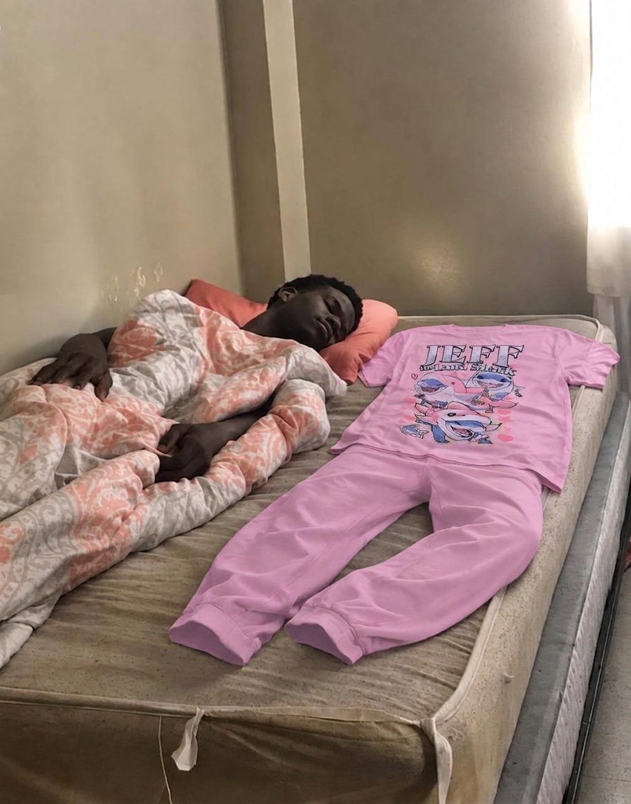 akashrouq3's tweet photo. #pajamaparty 🥰✌🏻💖 https://t.co/Bg1kYXHPwM