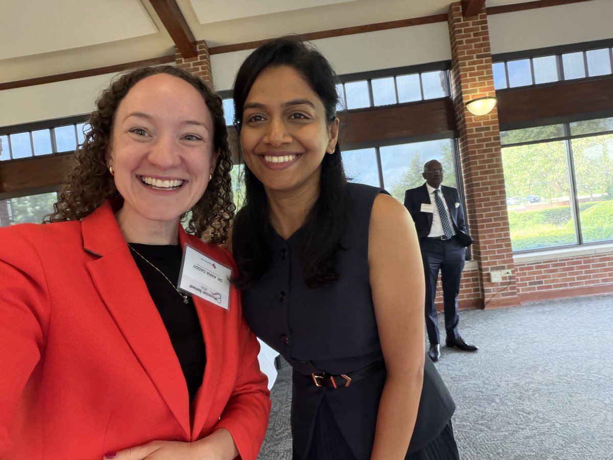 GaddyAnnaR's tweet photo. Had the absolute honor to meet @AmakaEMD in real life and hear her talk about her work and lessons learned. I also got to catch up with former American Society of Nephrology STARS alum @DrJangamK at the Kidney Care Center retreat. Nephrology is amazing https://t.co/N5E9TxUZPW