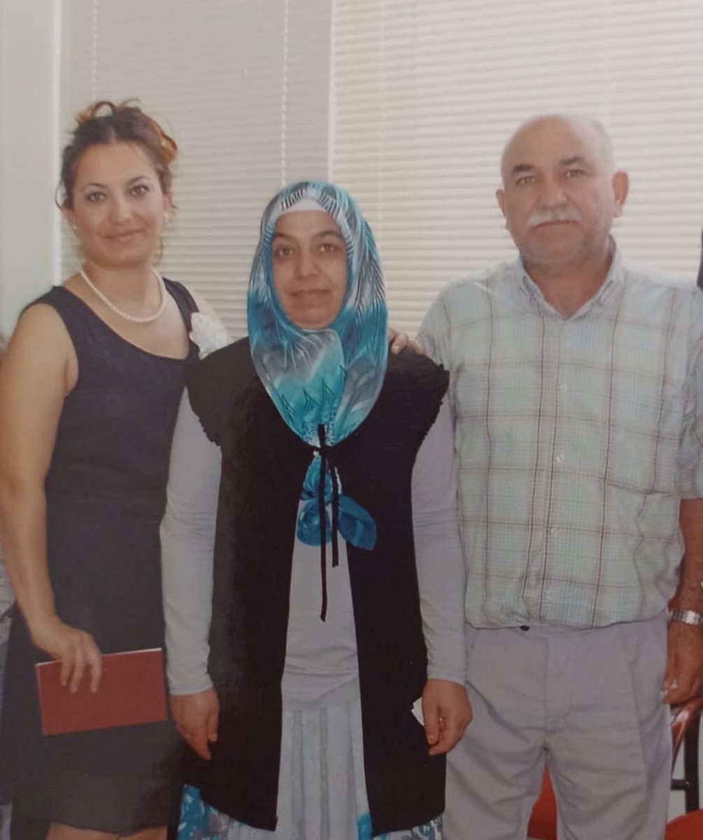 guclusinemm's tweet photo. Ben Funda Güçlü 
Ölmedim öldürüldüm‼️
Ben Meryem Köşek
Ölmedim öldürüldüm‼️
Ben Yahya Köşek 
Ölmedim öldürüldüm ‼️
Biz bir aileydik 
Çok güzel bir aileydik...
Ölmedik
#28Kurşun ile  öldürüldük
 @TCYargitay dosyanın kesinleşmesini bekliyoruz yarım bırakılan adalet tamamlansın ! https://t.co/q51qBDddfQ