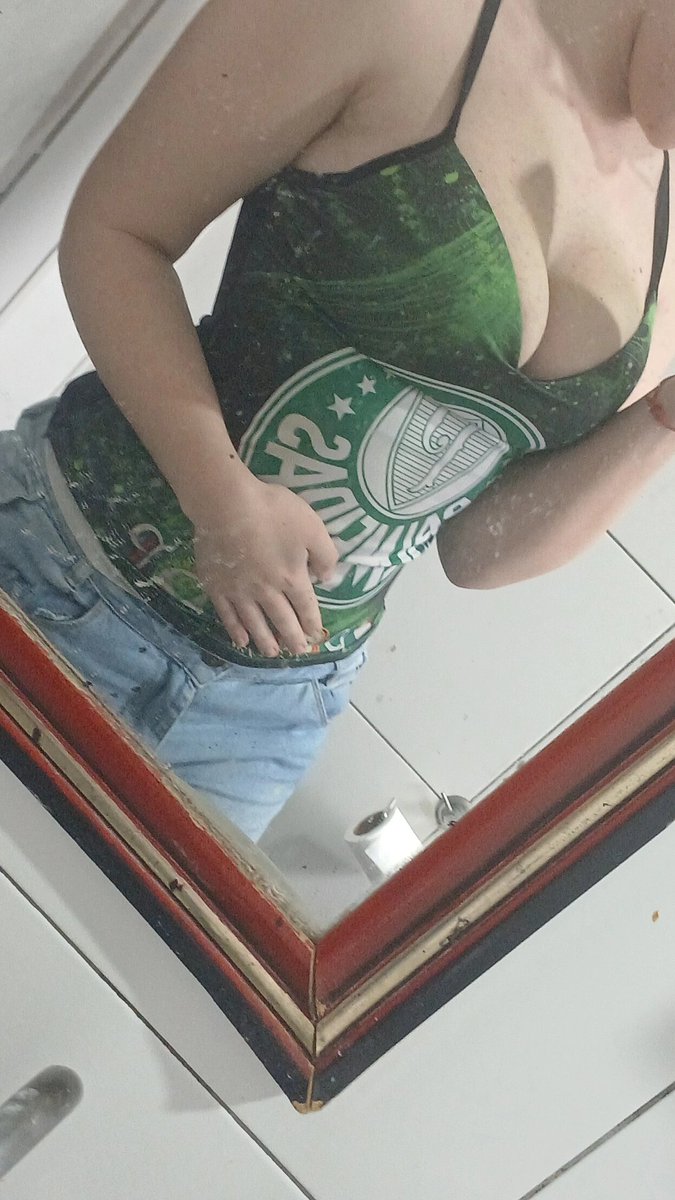 Mg_Kikiran_'s tweet photo. Passada com o tamanho dos meus peitos nessa blusa https://t.co/UsrvBVFYOY