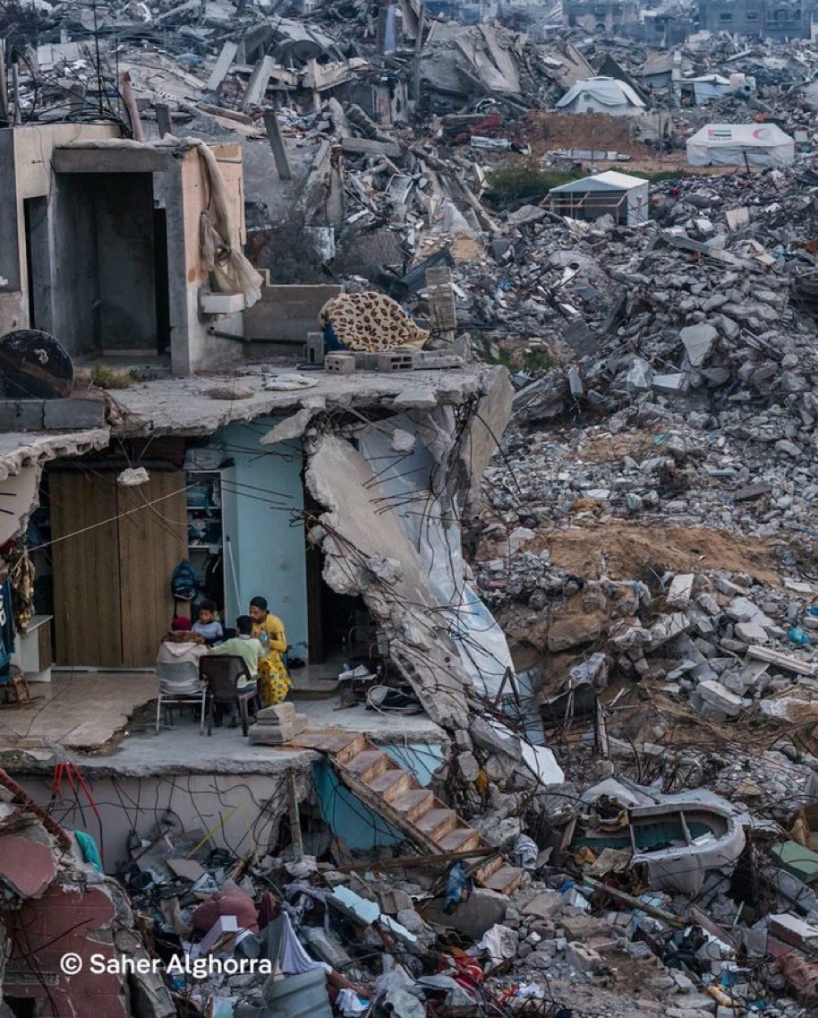 landpalestine's tweet photo. Ed Sheeran concert is today  

Ticket prices dropped 50% and fans  who bought tickets are getting Refunds from Ticketmaster since most of the performers dropped 

The World stand against the genocide in Palestine! https://t.co/IQT2JjsCVs