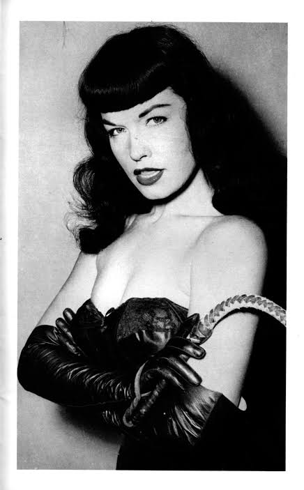 Ihatehersose's tweet photo. @Shiza_Kiwami Betty Page invented Goth Elvira is the biggest icon of Goth. Both were onlyfans models of there generation. Goth and hot women have always gone together. Its a style that has nothing to do with music. You are just a freak girl that has no friends get over yourself https://t.co/mbrrqWtVfd