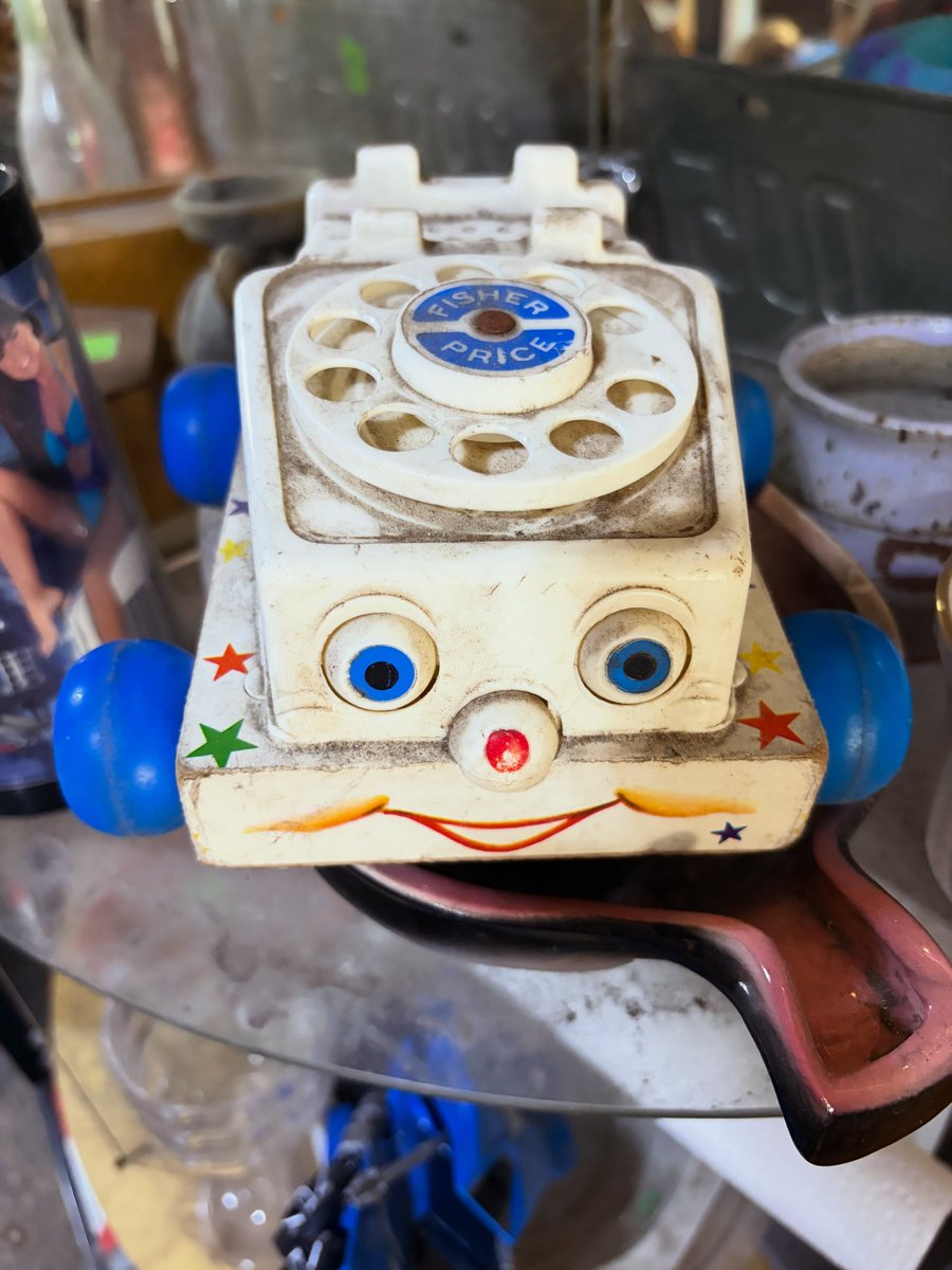ellathompsont7p's tweet photo. Spotted in Perth, Ontario: the haunted phone from Skinamarink needs a good home. https://t.co/oMYxfT3TVV