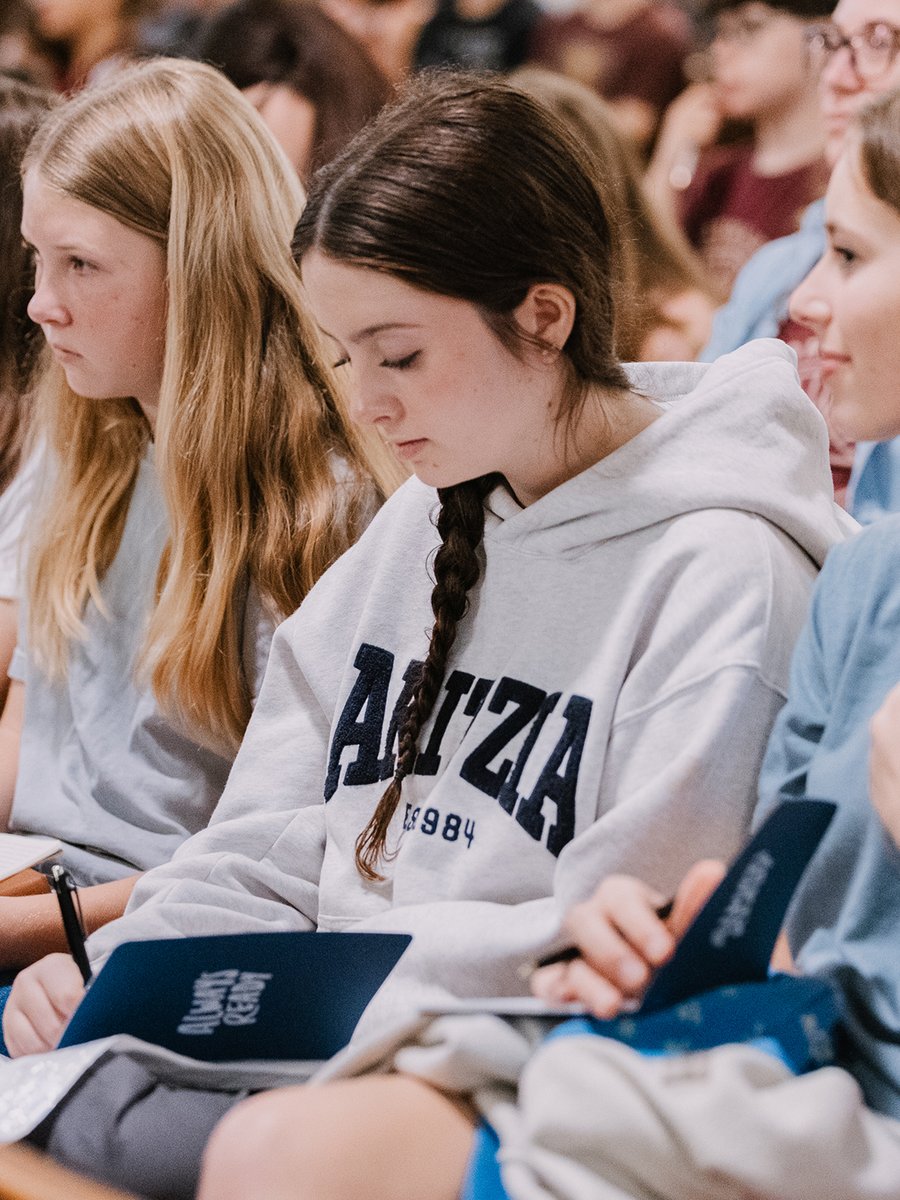 Ligonier's tweet photo. Teens don’t need to shrink back when the world challenges their faith. God’s Word gives clarity and confidence.
We’re loving today’s fellowship and teaching at the #AlwaysReadyConference. What’s been your favorite part so far?
Join us this afternoon for the rest of the livestream: https://t.co/1DIiIbsz22