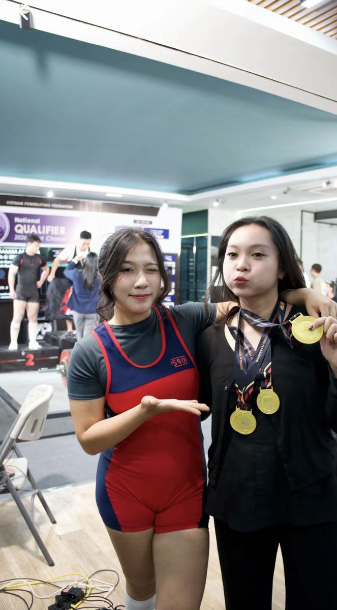 gaithemcac's tweet photo. Con đĩ này chỉ biết banh cái lồn ra cho đám khảo đụ để được giải,Mày tưởng đc giải là nhờ tài hả con đĩ, nhờ cái lồn của mày nhìn thấy bú và lồn là bt chính là con đĩ mày hãy hãnh diện vì cái lồn mày đã giúp đc giải đi đúng là con đĩ bồn chứa tinh công cộng https://t.co/75q9tUU0fq