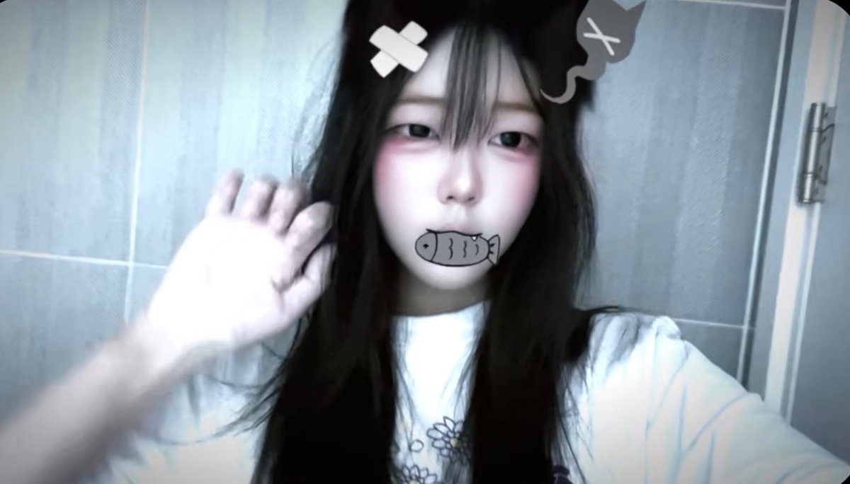 gimmemore4arin's tweet photo. 외로움은 나의업보고또 https://t.co/10tCrS7MsD