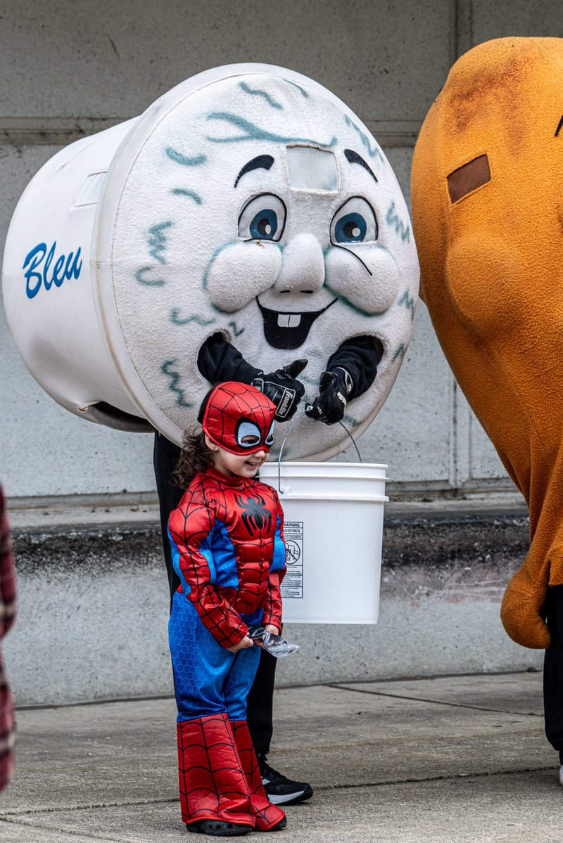 BuffaloBisons's tweet photo. It’s never too early to celebrate Halloween 🎃 👻 https://t.co/6TTN2KU60l