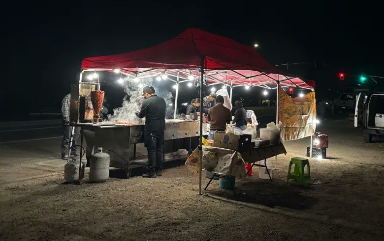 ByChoiceUSA's tweet photo. My recommendation for @CNN  @politico  and @MSNBC is to look for a canopy near a taco truck; Maybe Trump can give them the one fake news used at the White House, perhaps the people stopping to eat at those stands have something to say that you could turn into a fake news story. https://t.co/pfX0ZHcLli
