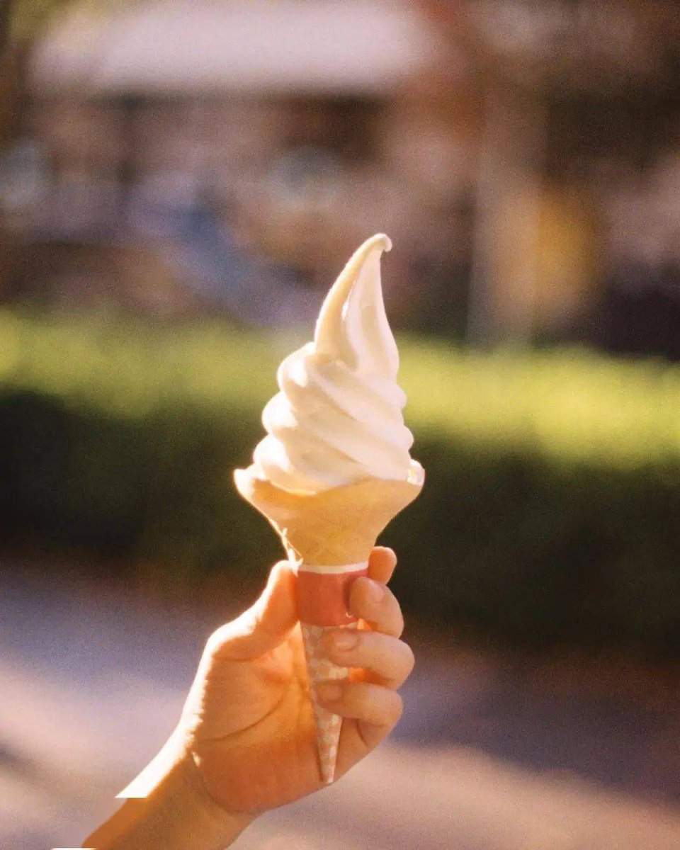 aelih094865's tweet photo. Summer breeze, ice cream in hand, golden sunshine everywhere – perfect weekend vibes!， https://t.co/LlpCJpo2Aa