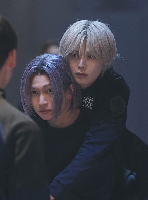 kwangsvl's tweet photo. anime                                   real life https://t.co/yv9SjDn3A7