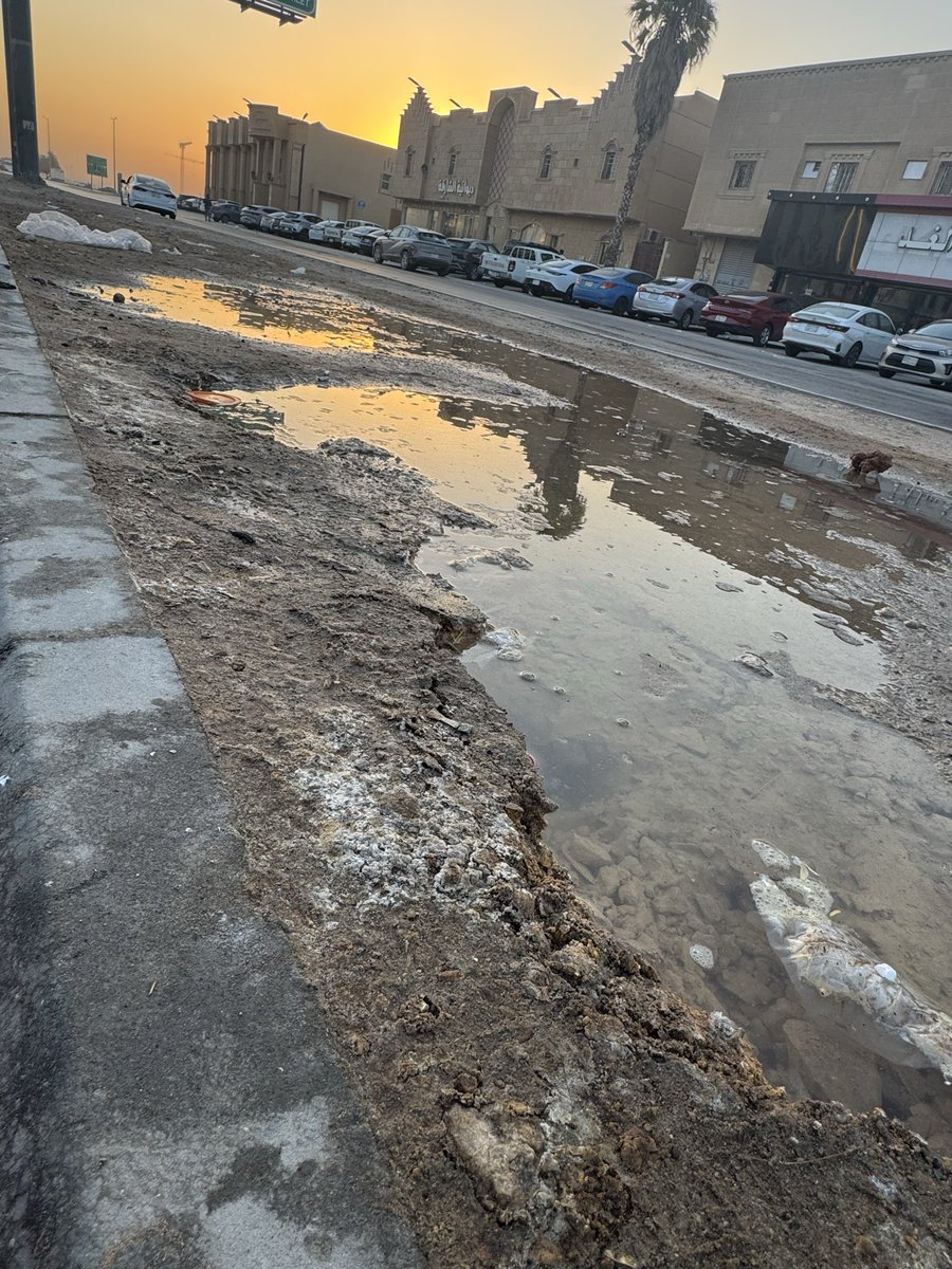 bandrbin2030's tweet photo. @nwc_media مع الاسف كل اربعة شهور ولمدة سنتين  من موقع بحي الخليج انكسار ومياه مهدره
وكل مرة يحصل اهدار المياة ويتضرر الحي بانقطاع المياة لفترات الصيانة الطويلة 
نأمل النظر في معاناتنا
@AlfadleyA 
@swa_gov https://t.co/hT9GJLdAW5