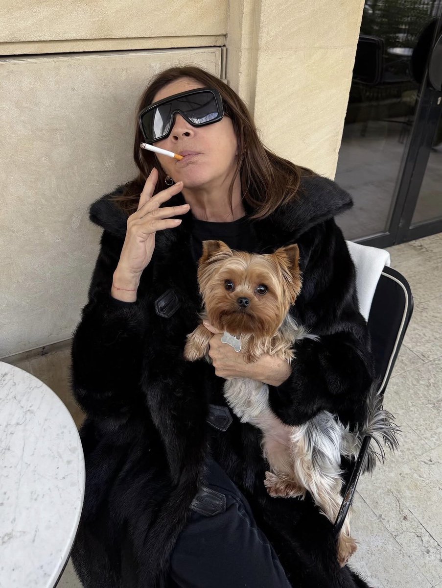 ideaIpop's tweet photo. happiest birthday to the greatest, most referenced stylist-editor hybrid of all time!! #TheProvocateur https://t.co/6Oh4CLOe9t