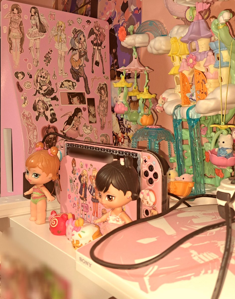 nariiminii's tweet photo. the pink console collection is growing... https://t.co/DSuJQyqP7E