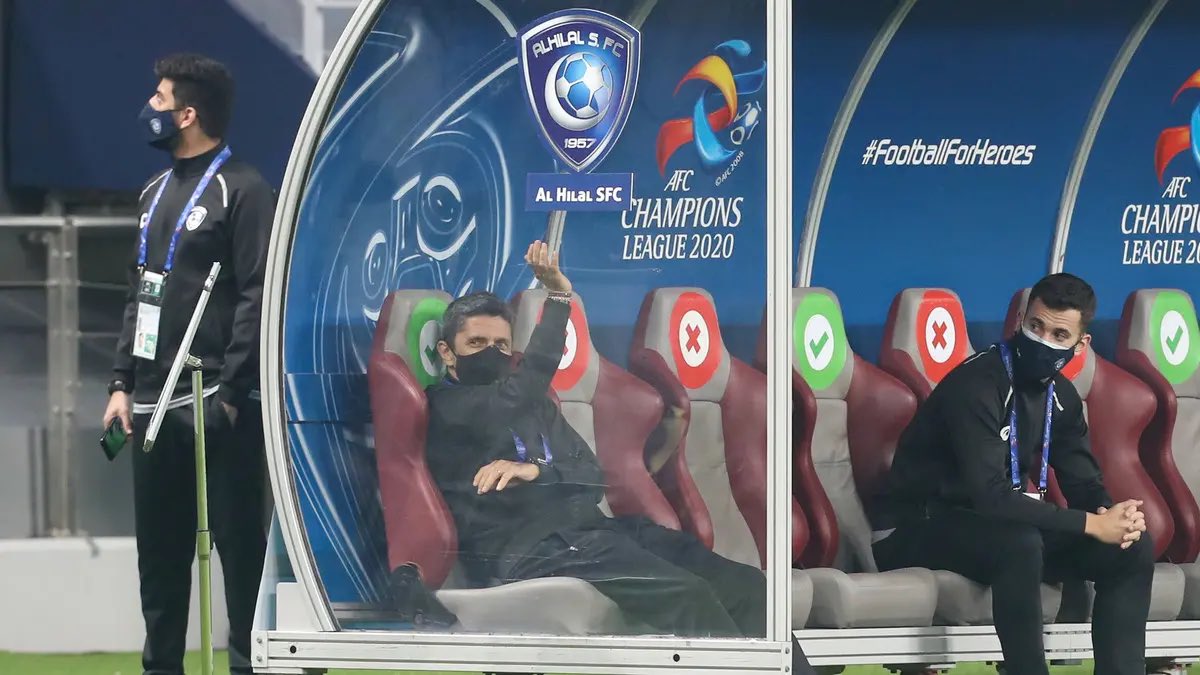 3bdulelh1's tweet photo. بسبب الهلال .. قالها كذاب وصدقها احمق 

الاتحاد الآسيوي 2020 يستبعد الهلال من اسيا بسبب مرض منزل من الله سبحانه وتعالى وماشفنا اي شي 

2023 إيقاف نادي الهلال عن التسجيل بغير وجه حق بسبب توقيع محمد كنو مع ان النادي وقع جدد عقد لاعبه بدون علم انه وقع مع نادي ثاني ولعب الهلال كاس العالم ووصل النهائي وهو موقف عن التسجيل لفترتين ورفض التدابير الوقائية

2025 قبول اعتذار نادي الهلال وإشراك الاهلي بديلاً عنه وإيقاف الهلال ومنعه من لعب السوبر هذا الموسم 😂😂

شر البلية مايضحك والله لو المصايب لنادي ثاني كان شفنا كلام غير كذا لكن جمهور الهلال تقبل كل شي ��لاكأنه صار شي وهذي الشي الي يخلينا فارق عن اي نادي بمراحل