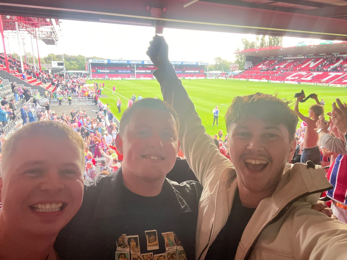 KC_SCFC's tweet photo. Top of the league, new ground, happy 3 weeks off Jack Army🦢🦢🖤🤍 https://t.co/62fjwdEZ7z