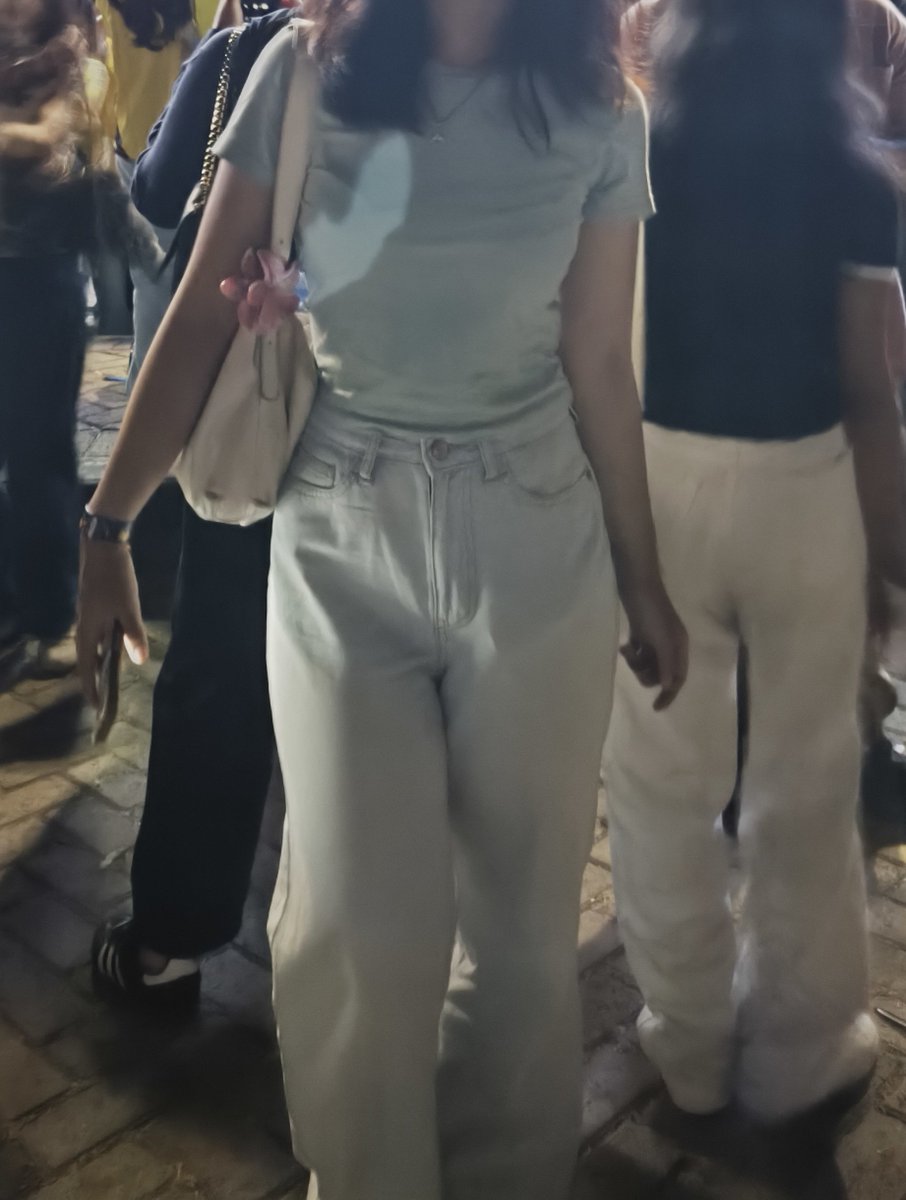 punkpinks2's tweet photo. i've started to notice changes in my waist, but I still hate how my thighs look omg https://t.co/IGBgwYegoe