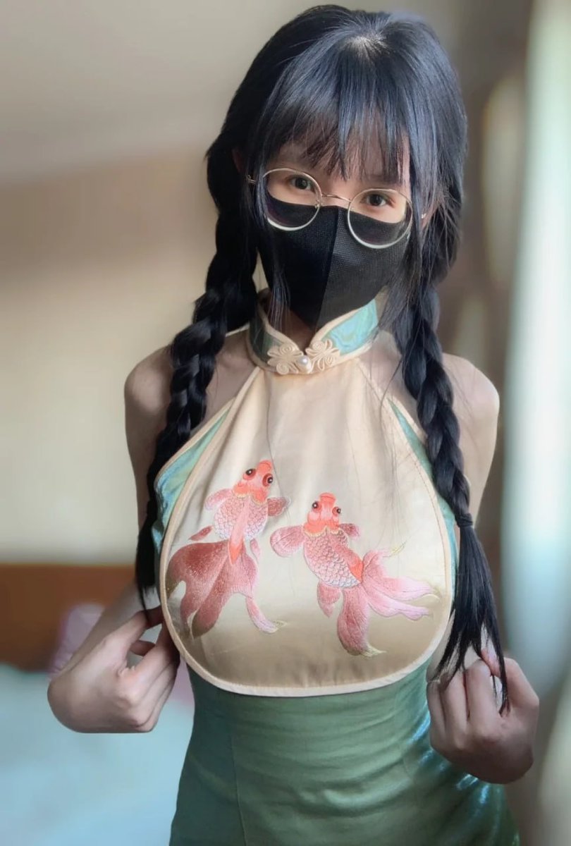 TannerOneijvgn's tweet photo. 最近突然很喜歡旗袍

感覺穿上去整個人都變得比較有氣質

還是其實只是我自己覺得而已？ https://t.co/oubuFTlH3L