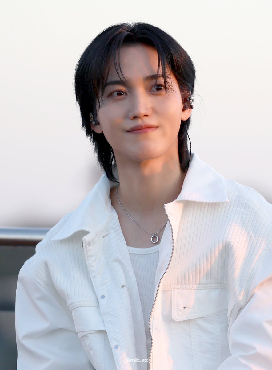 _limit_ez's tweet photo. 260919 ROOFTOP LIVE
☀️🐶

#온앤오프 #승준 #SEUNGJUN https://t.co/5dbokbLhtG