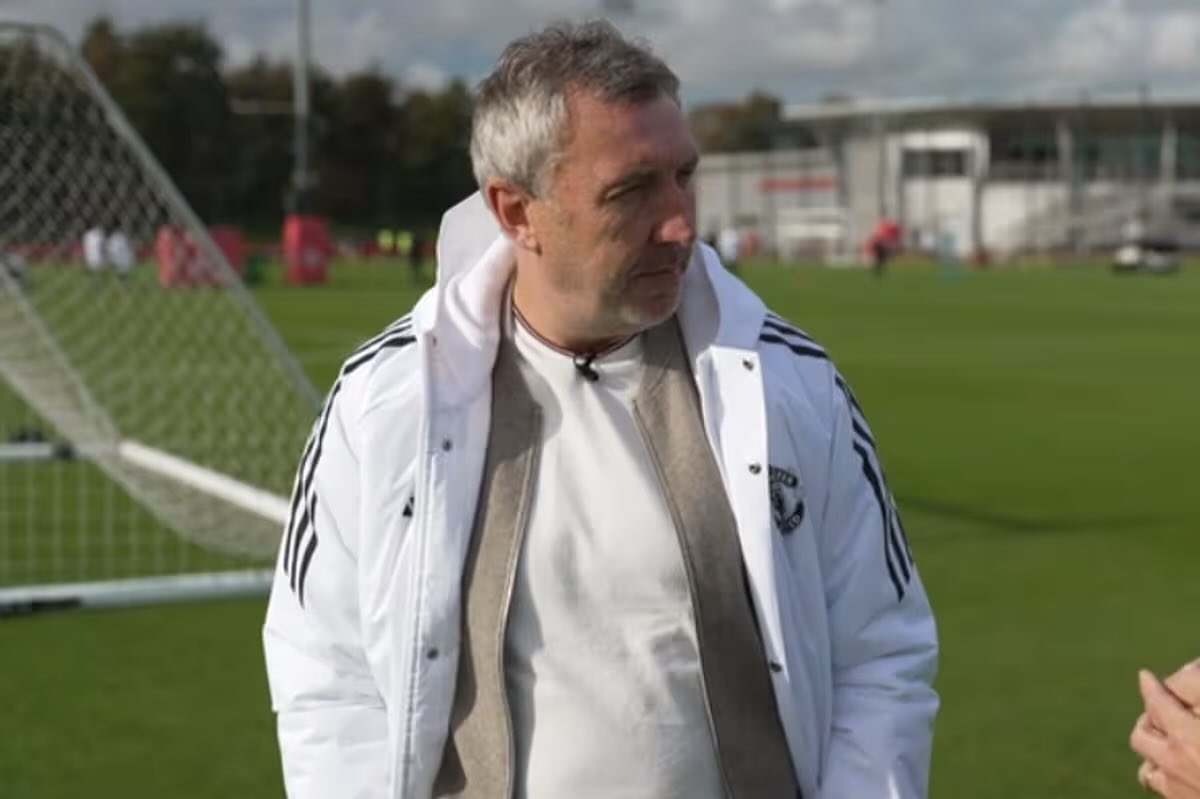 UtdXclusive's tweet photo. 🚨 NEW: At the time of sacking Amorim, Wilcox had a scheduled meeting with Amorim that was initially supposed to discuss the January transfer window, but the conversation moved onto tactics and the team's formation.

Wilcox questioned the idea of switching formations and returning to a back three against Wolves. Amorim reportedly became extremely frustrated because he viewed this as Wilcox interfering in the manager's football decisions.

The damning quote came after the Leeds game: “I came here to be the manager of Manchester United – not to be the coach.”

That was the final straw for Wilcox, and the leadership team had an emergency meeting after the game, and it was decided on that very night that he would be sacked.

[@SullyTalkz, @UtdDistrict]