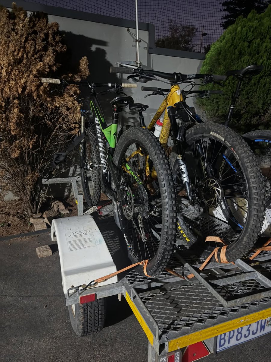 LishaCastre8cn's tweet photo. Race-ready with @mtb_luhan for the Karkloof Enduro. https://t.co/ETiSS9Xz1J