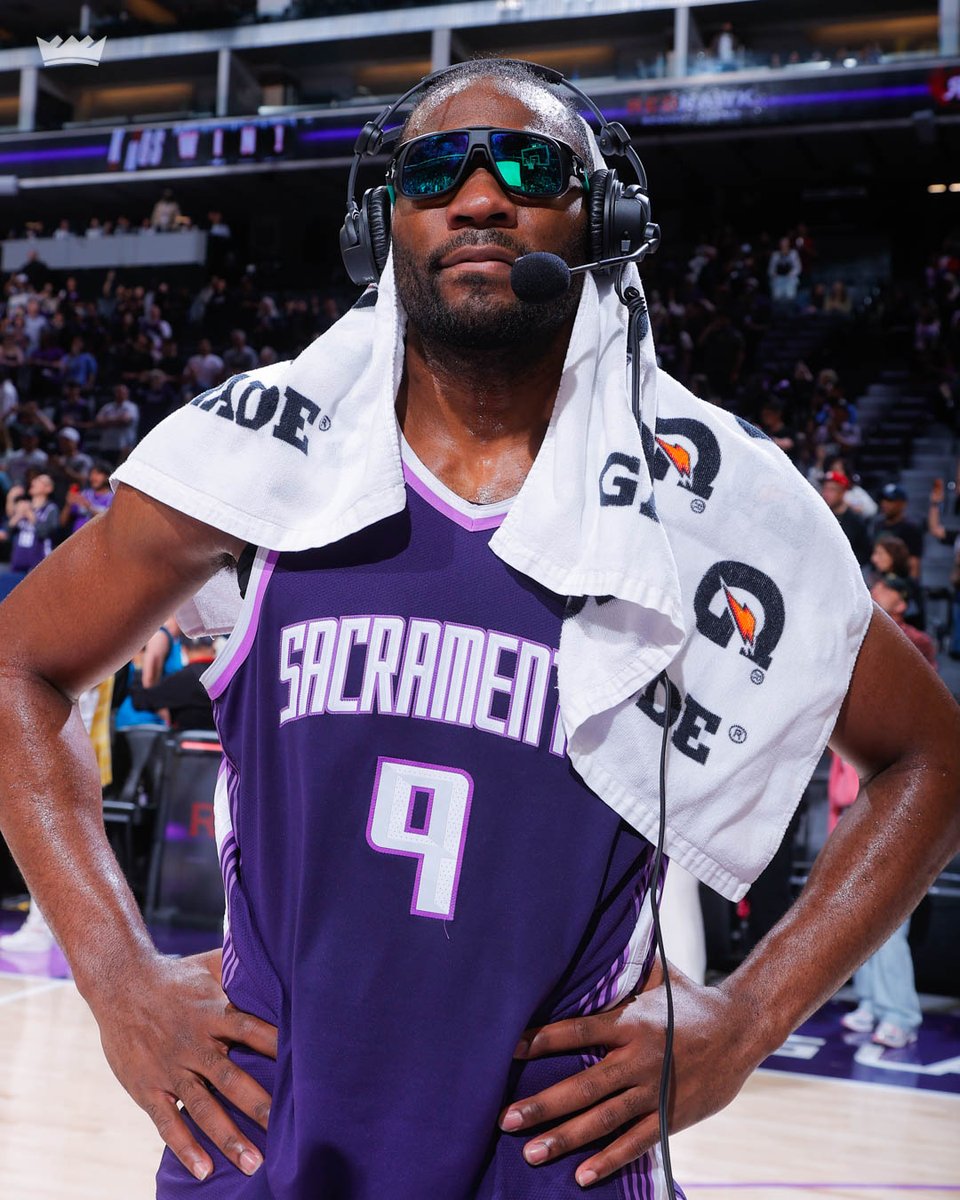 SacramentoKings's tweet photo. drop a ๐ to wish Precious Achiuwa a happy birthday! ๐ฅณ https://t.co/8KfhqmV4Dg