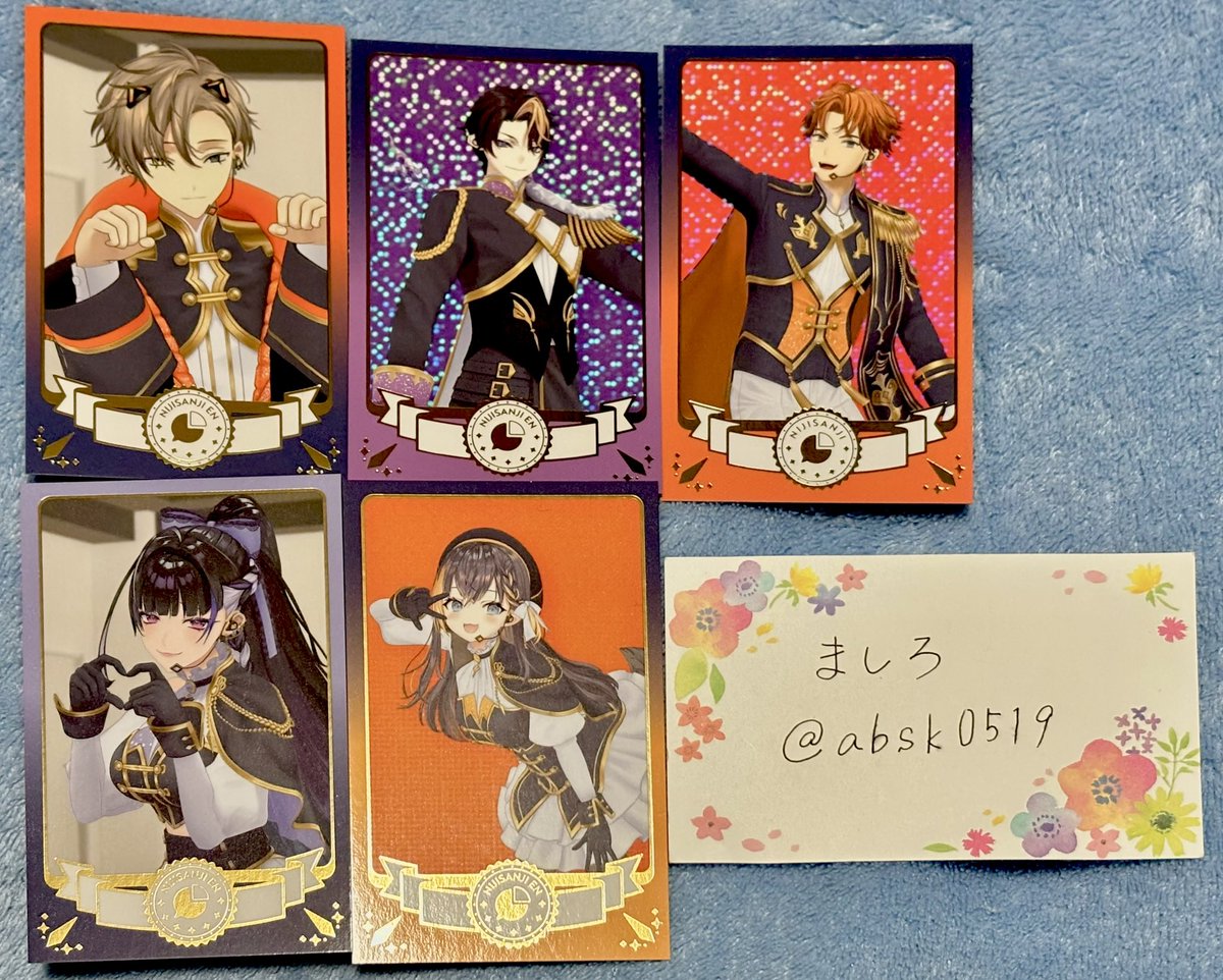 absk0519's tweet photo. 【交換】
にじさんじ EN 共通衣装3Dグッズ
チェキ風カード チェキ

譲）画像1枚目
求）画像2枚目

郵送での交換希望です。
検索からも気軽にお声かけください。 https://t.co/pDmxlzq6QE