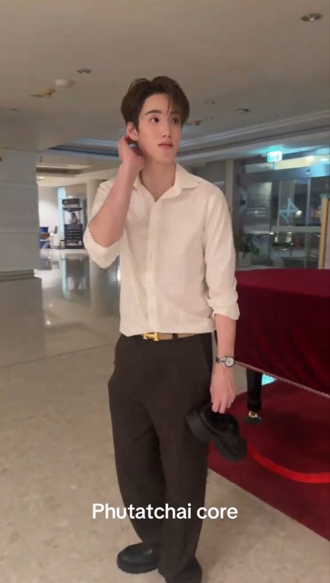 meruiod's tweet photo. เอ็นดูอะ5555555 เพื่อนภูภูมาลงในtiktok ท่านน่าสงสารมาก555555 ลุงภูเจ็บขาค้าบ

#PHUTATCHAI https://t.co/qg7uHNyIYq