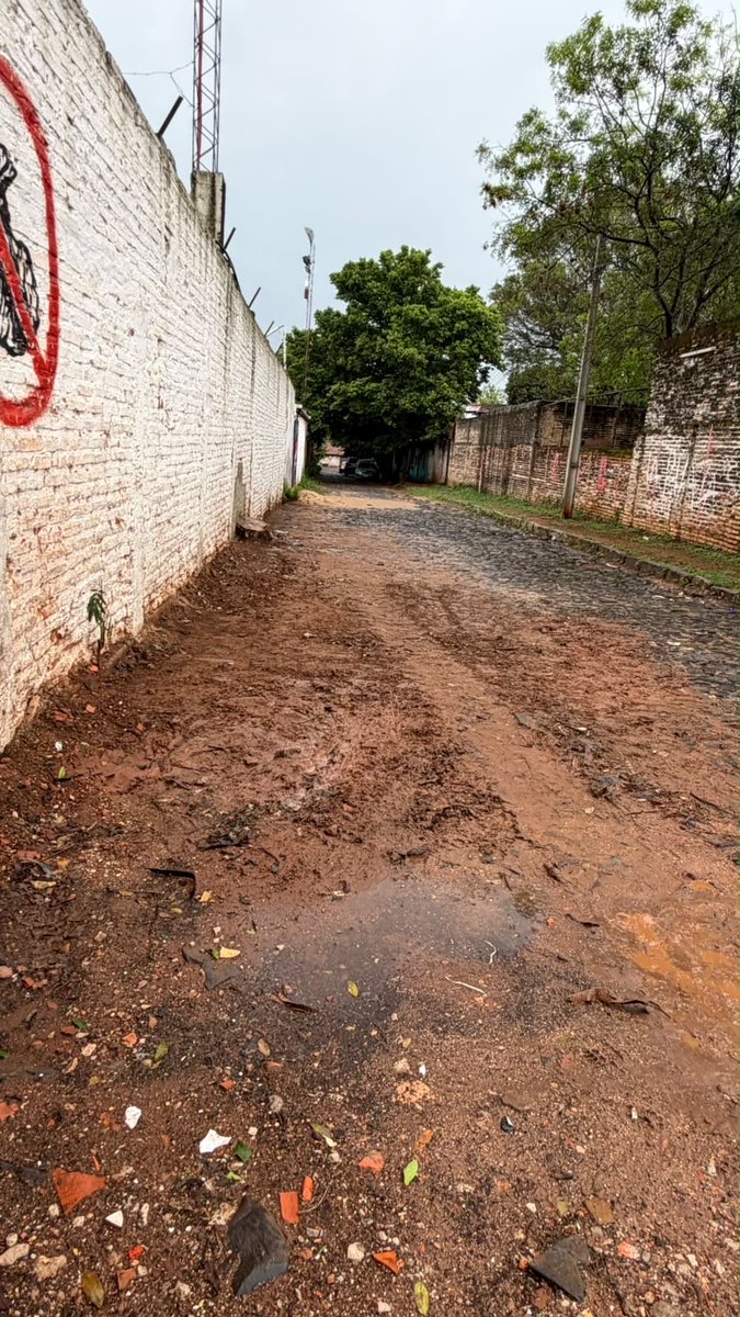 Aaron_una's tweet photo. Agradecemos al Intendente de Asunción, Luis Bello, por el apoyo y los constantes trabajos de limpieza que se vienen realizando en el barrio San Pablo. 🇦🇹
En esta oportunidad, los trabajos se llevaron a cabo en las calles Guapoy c/ Avda. La Victoria y Paraíso
Seguimos trabajando https://t.co/0jBwxJPt6L