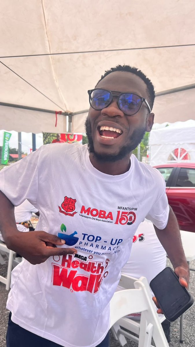 FayahWanny's tweet photo. @GeorgeAnagli @MelvinRohi  @mobafraternity @MOBAClassOf2015 
#Presec guy wey dey love everything about Mfantsipim deɛ, I no see some before. 💔🤣 Dr., I know Mfantsipim is in your heart, but your parents forced you to choose that presec......
Big ups to you &amp; your team 🙏 https://t.co/El3gpKA7XJ