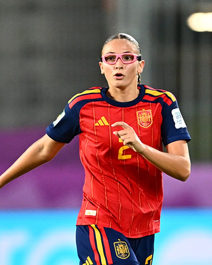 VicJim76's tweet photo. Viendo que hay necesidad de una lateral con capacidad para ocupar ambos perfiles, me da que cuando regrese se queda con Pere. El filial se le va a quedar muy corto. Vaya mundial está jugando. 
Noa Jiménez 💙❤️ https://t.co/A7cGjzJsjn