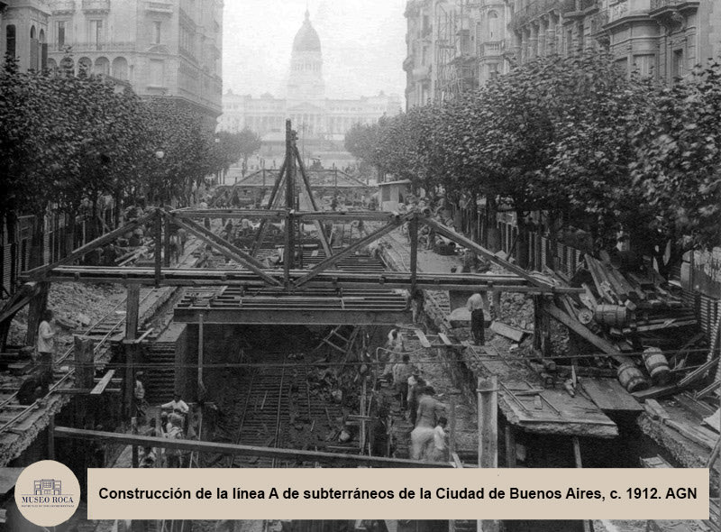 fededomin's tweet photo. Cuando la violación de los derechos de propiedad se impone sobre la planificación urbana, eso es un fracaso.

Cuando una ciudad rica (duplica per cápita la media nacional) se resigna a hacer Metrobús (solución de país pobre), en lugar de subtes, eso es un fracaso.

No soterramos trenes, no tenemos contenedores de basura subterráneos, se duplicó el empleo público en 20 años con una población estable y los impuestos son altísimos. Eso es un fracaso.

Beltrán tiene 100% de razón en su discusión contra el socialista de buenos modales. Si se pudo sobre terrenos legales, ¿cómo no se va a poder sobre terrenos ilegales?

Buenos Aires está para mucho más. Tiene que aspirar a ser, en términos de infraestructura, servicios e impuestos, una capital global y, con las políticas actuales, estamos muy lejos de eso.