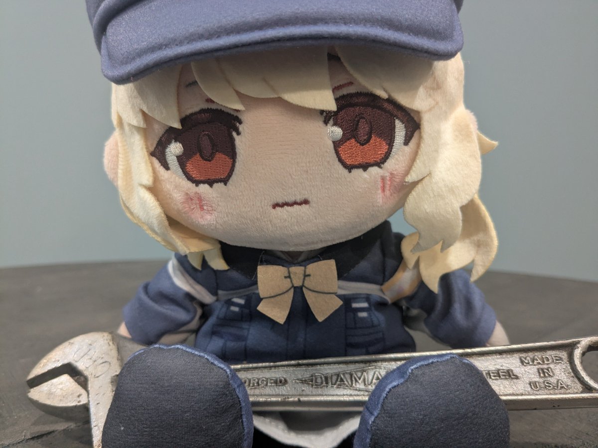 misinfo13's tweet photo. Bigger than her https://t.co/m0xY0uANnG