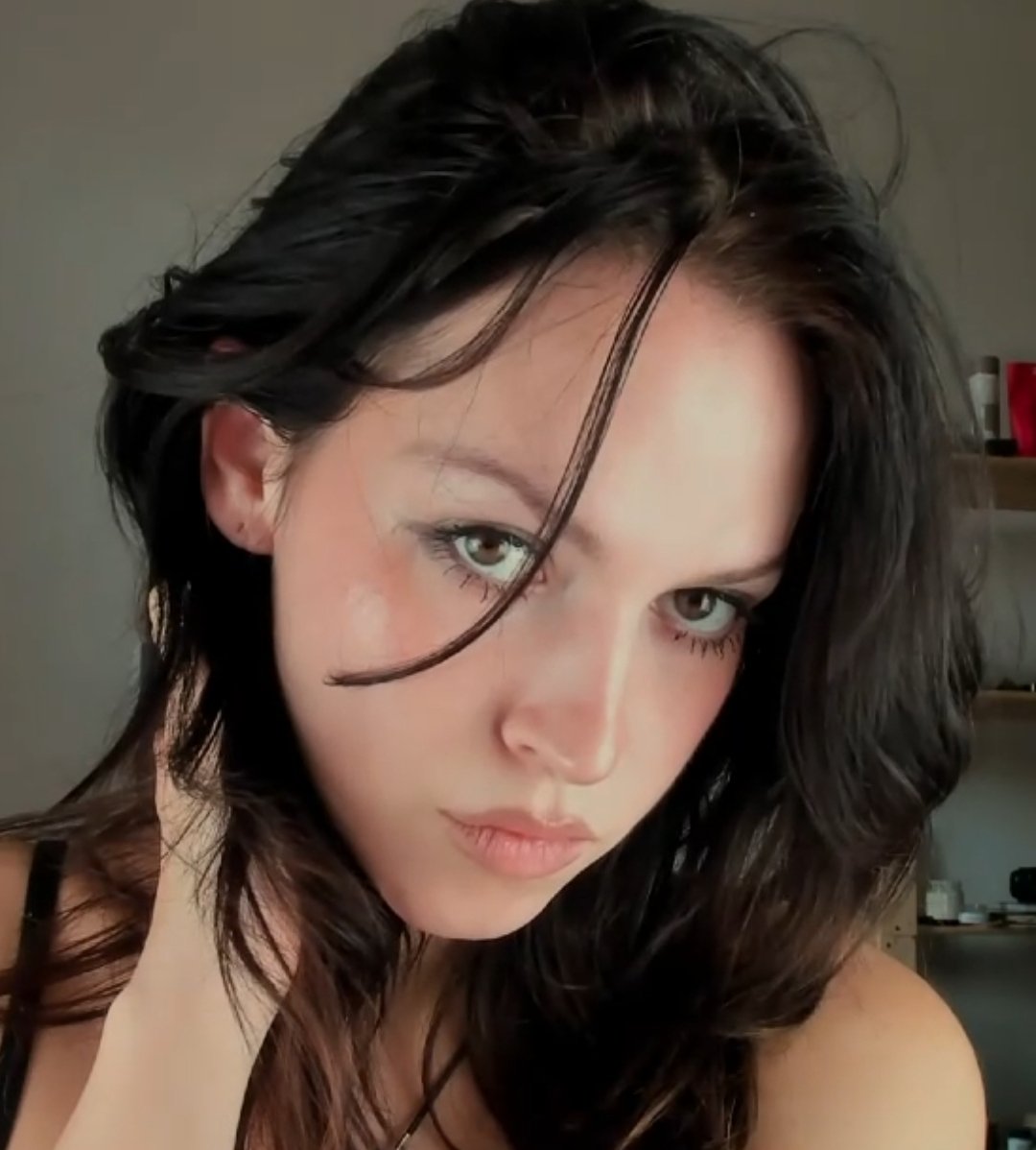 Veronica2003118's tweet photo. Hi guys don't miss out on me almost every day online π₯΅π₯΅π₯΅
And it is always hot in my room .Don't forget your tokens to bring too π₯π₯π₯ #ts #transfemme #tgirl #transgender #transsexual #trans #camshow #chaturbate #hot #darkhair #slim #bigass https://t.co/ULdPWh5j9T