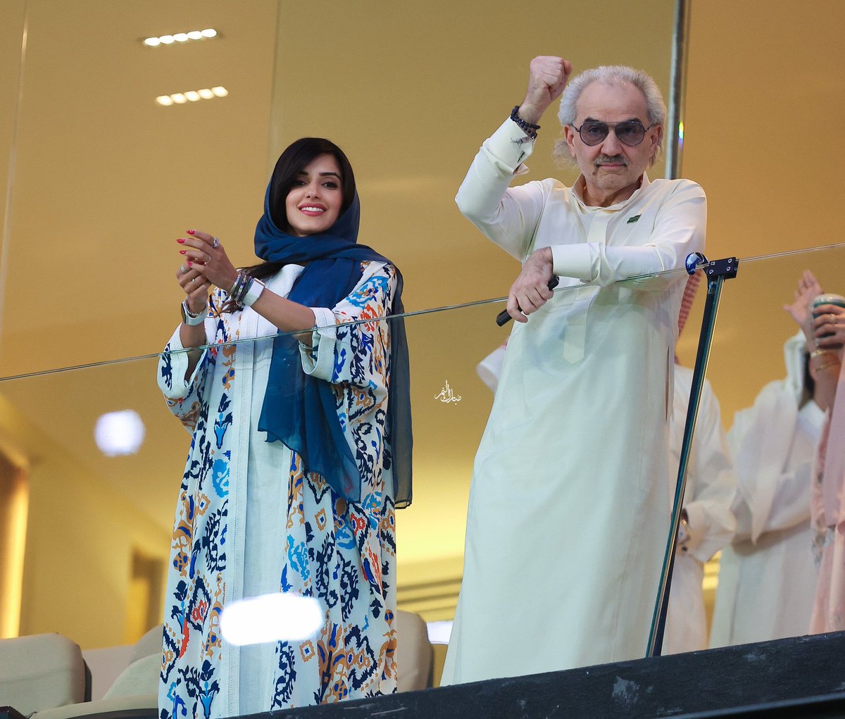 fmd8u's tweet photo. بكل فخر واعتزاز، أنا وولدي نشارك اليوم في هذه المناسبة الجميلة، إلى جانب والدي عضو الشرف الأمير الوليد بن طلال. نسأل الله أن يديم علينا المحبة والخير، وأن يجعل ما نقدمه سببًا في إسعاد الآخرين 🤍🇸🇦✨
#اليوم_الوطني_السعودي_٩٦ 
#السعوديه https://t.co/Eft9q0GNqC